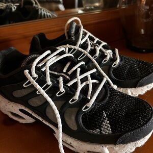 Vintage nike sneakers, street styles